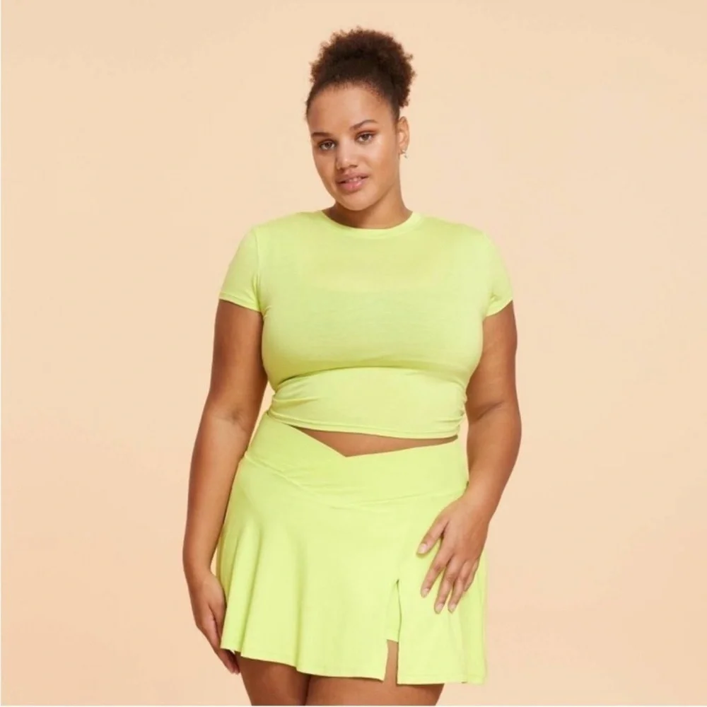 Blogilates Reversible Bow Back Tee - Picture 1 of 7